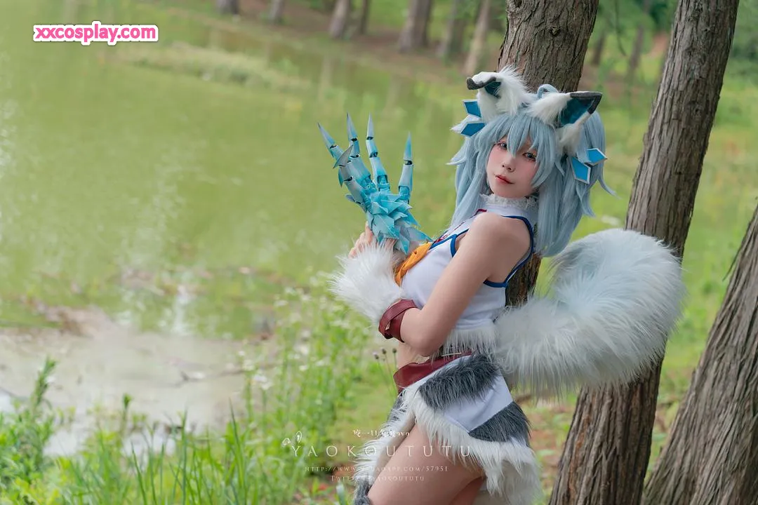 Yao Yi Kou Tu Niang as Izuna from Blue Archive